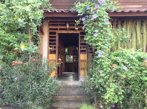 Banban Nannan Library And Guesthome