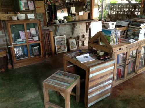 Banban Nannan Library And Guesthome