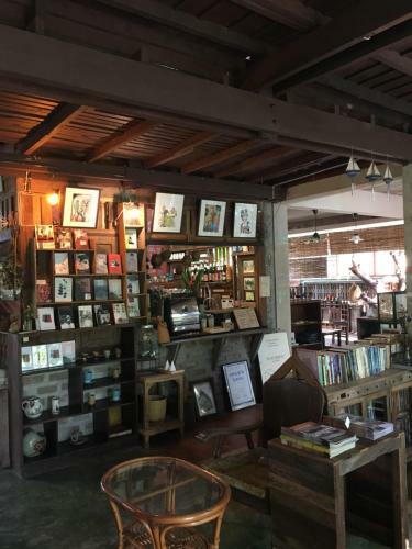 Banban Nannan Library And Guesthome