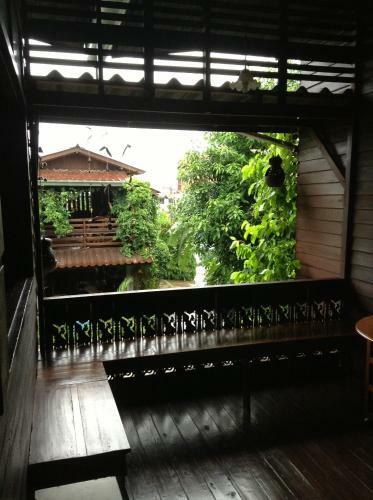 Banban Nannan Library And Guesthome