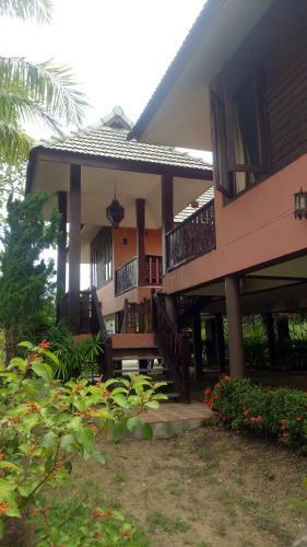 Baan Ratana Hostel-twin Single Bedroom