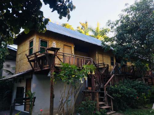 Golden Hut -chill Bungalows In Town??????????