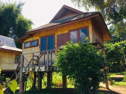 Golden Hut -chill Bungalows In Town??????????