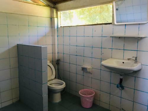 Golden Hut -chill Bungalows In Town??????????