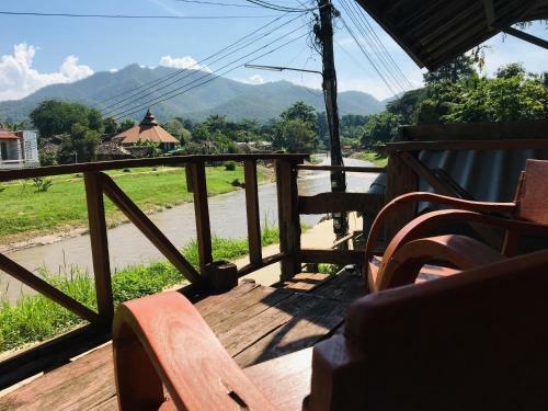 Golden Hut -chill Bungalows In Town??????????