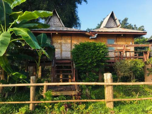 Golden Hut -chill Bungalows In Town??????????