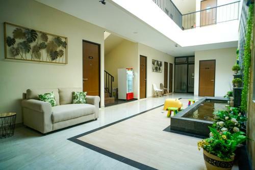 Sans Hotel Box Mansion Surabaya