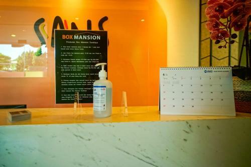 Sans Hotel Box Mansion Surabaya