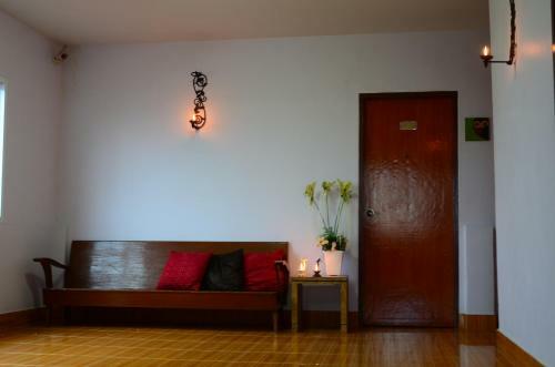 Hostal Phoonsab Hostel