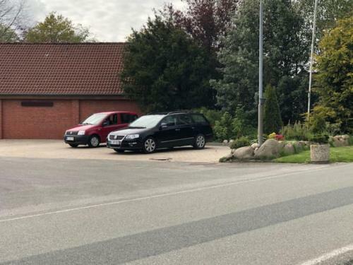 Gro�z�giges Reetdachhaus An Der Nordsee
