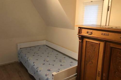 Gro�z�giges Reetdachhaus An Der Nordsee