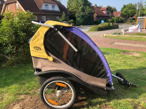 Gro�z�giges Reetdachhaus An Der Nordsee