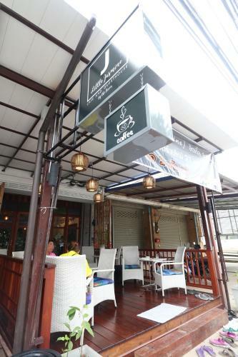 Hostal Little Jasmine By The River