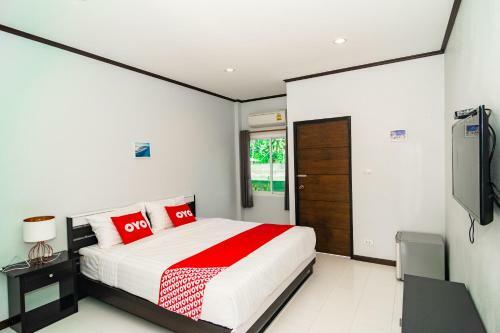 Hotel Vaccinated Staff - Oyo 533 Runya Poolvilla