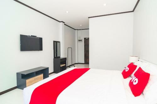 Hotel Vaccinated Staff - Oyo 533 Runya Poolvilla