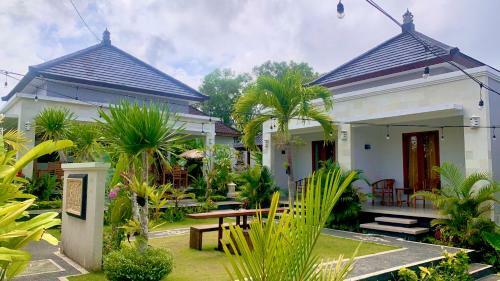 Hostal Puja Uluwatu Village