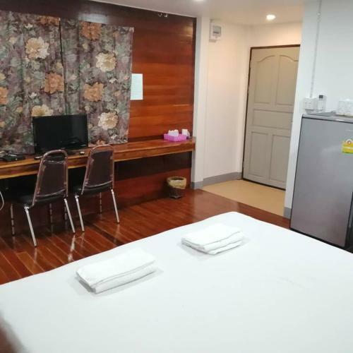 Hotel Jansom Beach Resort