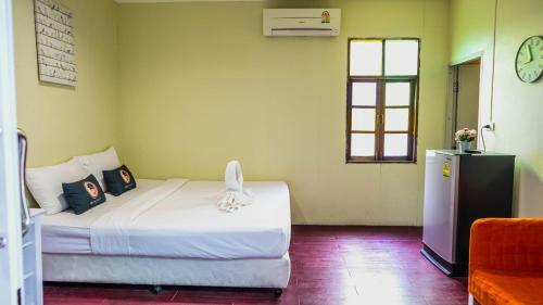 Hotel 2499 Amphawa Heritage By Roomquest
