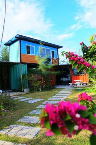 Hotel Beach Box Resort At Rimlay Rayong