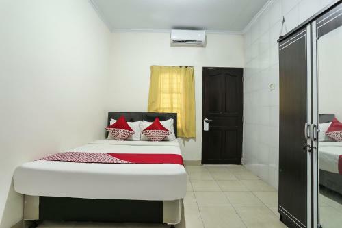 Hotel Oyo 90907 Handika Jaya Bs