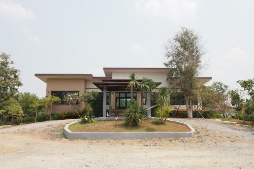 Hotel Oyo 733 T Resort