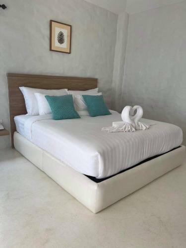 Hotel ???????? ????? The Pine Songkhla