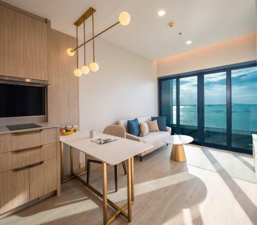 S Sriracha Hotel & Residence