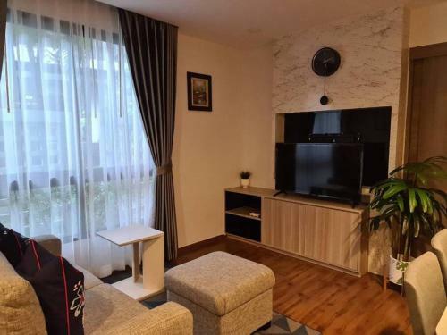 Apartamento 2br Service Condo In Sriracha