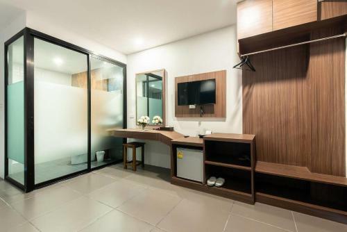 Yamin Seaview Hotel