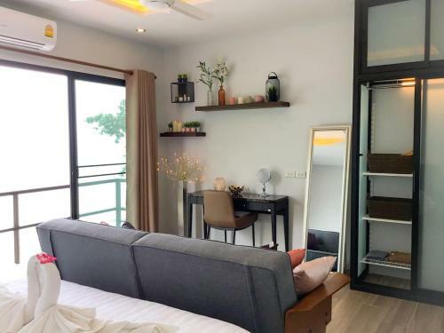 Koh Sirey Beachfront Pool Villa 2 Bedrooms