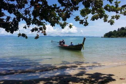 Koh Sirey Beachfront Pool Villa 2 Bedrooms