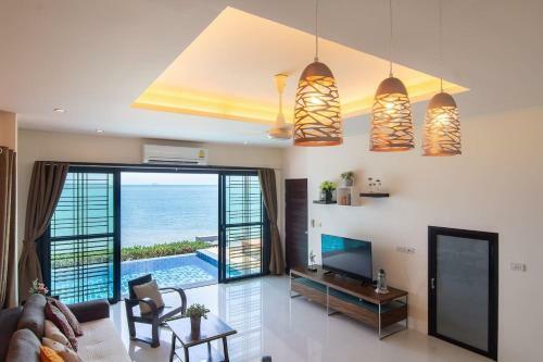Koh Sirey Beachfront Pool Villa 2 Bedrooms