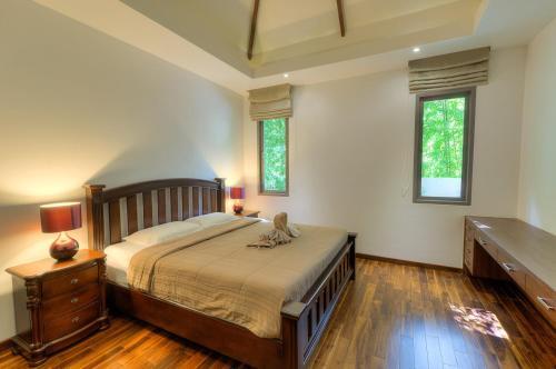 Luxury Pool Villa Nai Harn 1