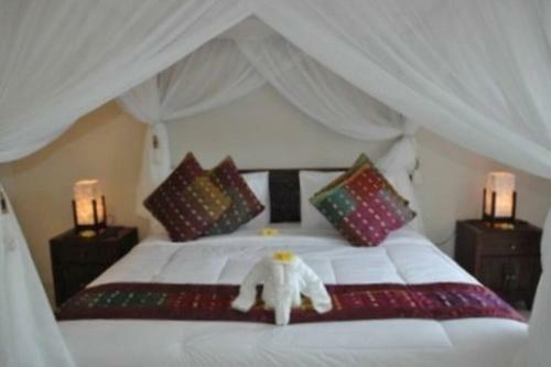 Legian 6 Bedroom Villa - Location Plus - Dewi