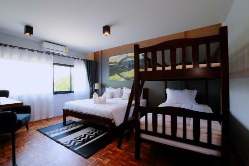 Canvas Family Home