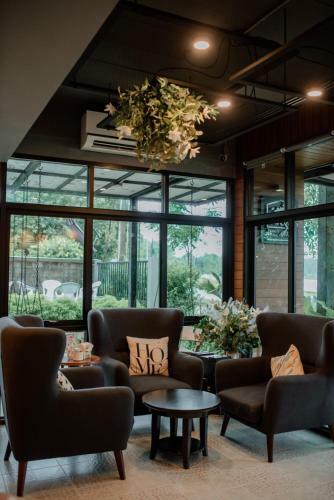 Canvas Family Home