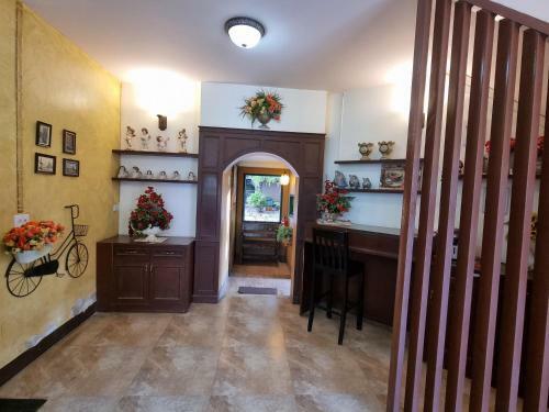 Bed & Breakfast Kireeya Villa