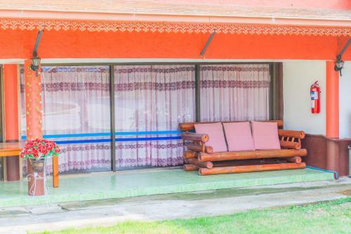 Hotel Oyo 712 Baandin Resort