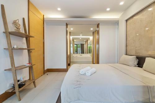 Pearl Of Naithon - Beachfront Apartments