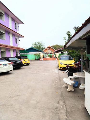Hotel Oyo 75399 Choktipparat Place