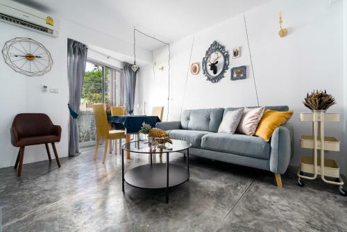 1 Bedroom Apartment In Replay
