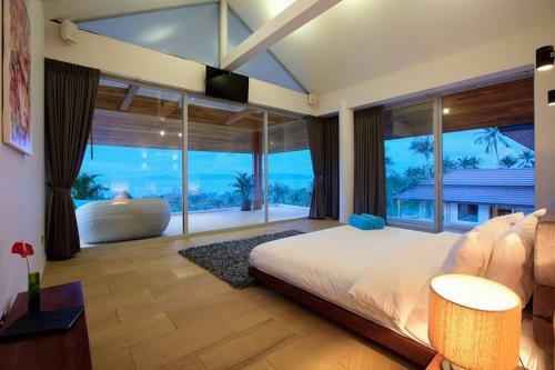 6 Bedroom Luxury Villa Moon