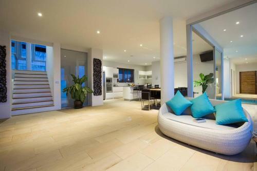 6 Bedroom Luxury Villa Moon
