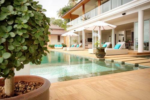 6 Bedroom Luxury Villa Moon