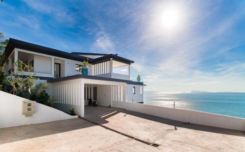 Fabuleuse Villa Aliz�s, Vue Mer Avec V�hicule 4x4