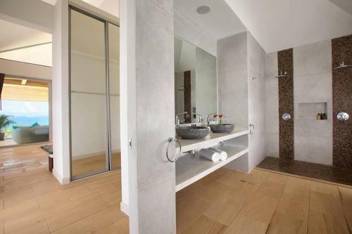 5 Bedroom Luxury Sea View Villa Moon