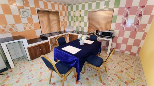 Nang Ann Inn Family Room