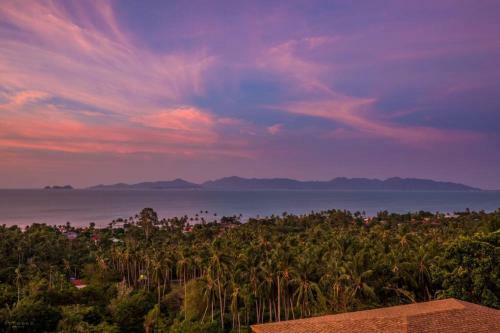 4 Bedroom Luxury Sea View Villa Lilac