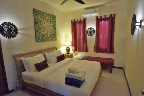 4 Bedroom Villa 4 ~ 30 Seconds Walk To The Beach