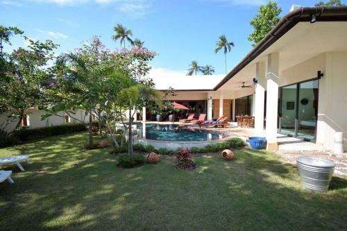 4 Bedroom Villa 4 ~ 30 Seconds Walk To The Beach